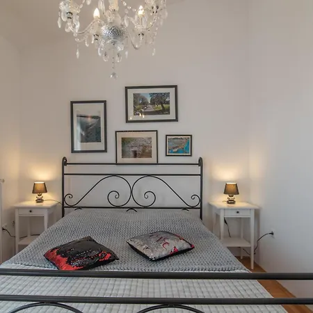 Vera 2 Hotell Fažana