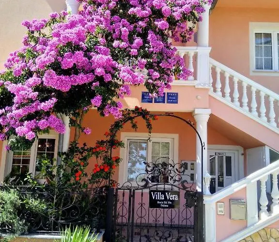 Vera 2 Hotel 4*