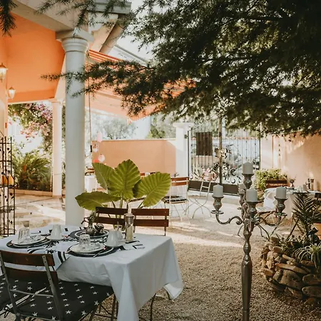 Vera 2 Hotel 4*