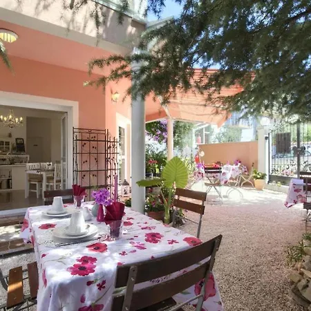 Hotel Vera 2 4*