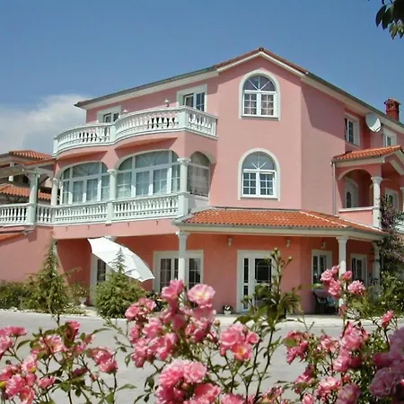 Hotel Vera 2 4*