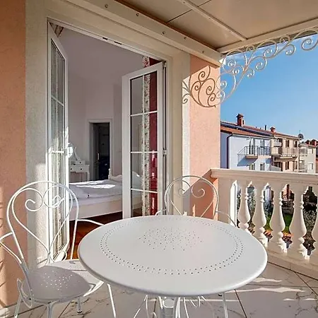 Vera 2 Hotel 4*