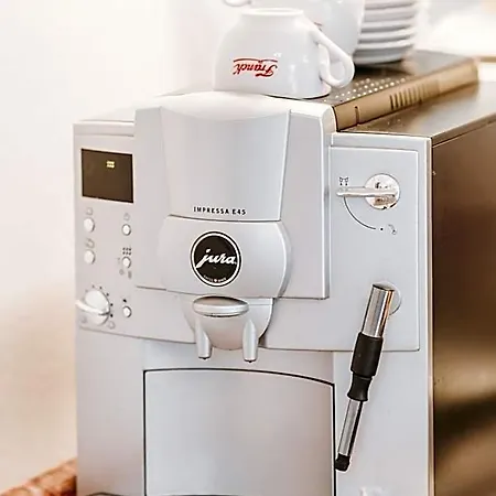 Отель Vera 2 4*